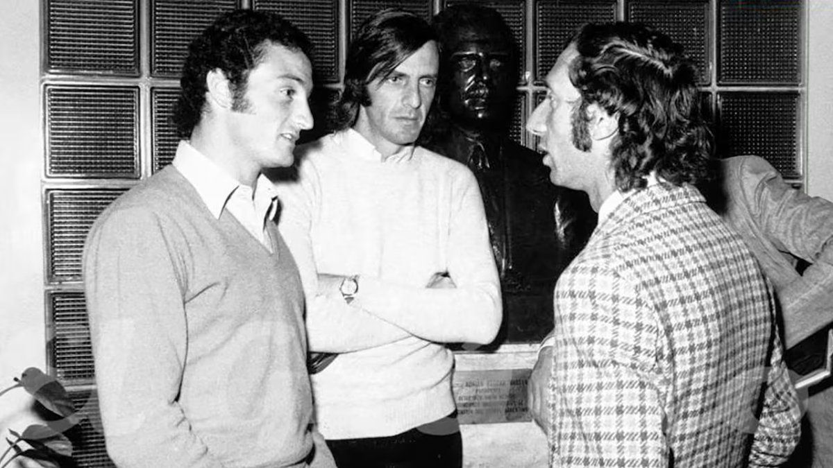 El primer y único cruce de los gigantes del fútbol argentino: el día que se enfrentaron Bilardo y Menotti