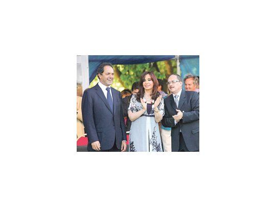 Cristina volvió al conurbano. Rodeada de Daniel Scioli y el intendente de Ituzaingó, Alberto Descalzo, defendió el modelo y culpó a ganaderos y frigoríficos por la suba de la carne. El Gobierno promete que bajará.