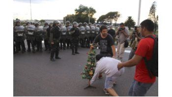 Trabajadores fueron desalojados por Gendarmería