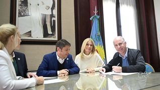 Axel Kicillof recibió a intendentes del PRO en La Plata.