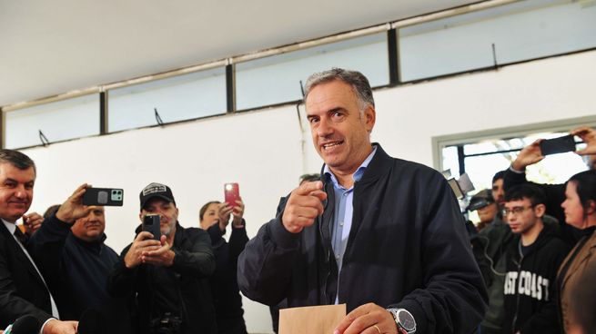 El presidente Yamandú Orsi votó en Canelones y se refirió al proceso electoral.