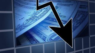 El dólar acumula siete meses a la baja por primera vez en una década. El dólar acumula siete meses a la baja por primera vez en una década.