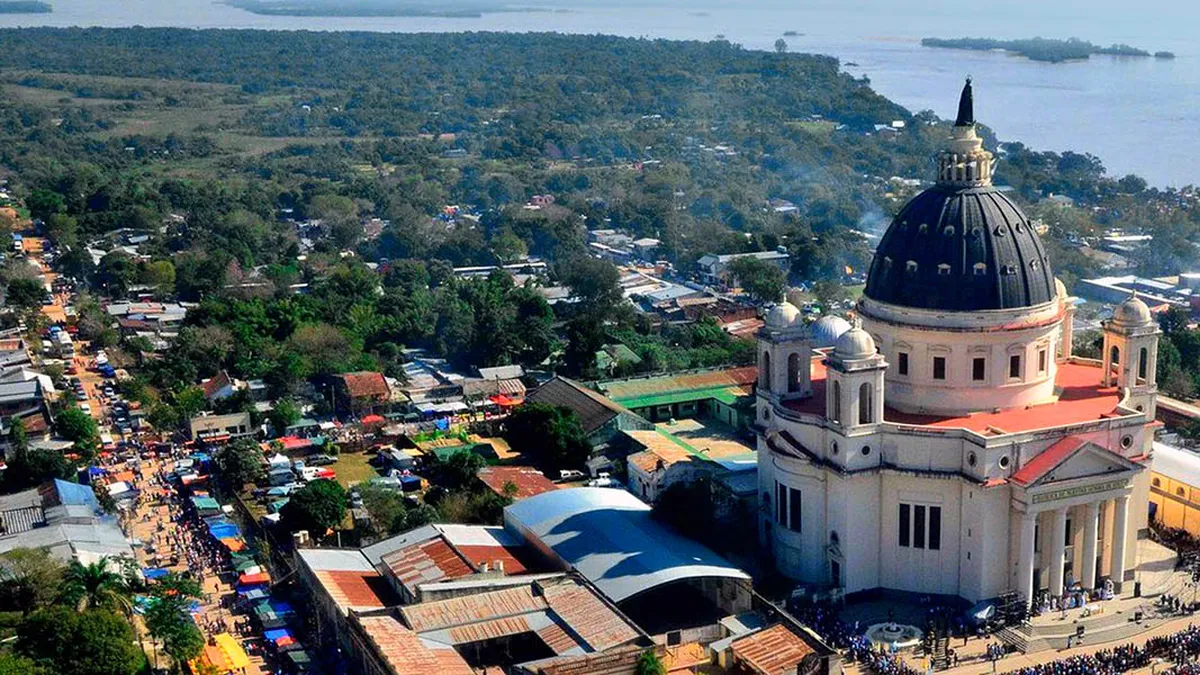 The hidden jewel of the coast that is full of history and has a basilica similar to that of the Vatican