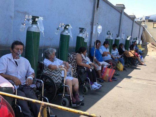 Perú experimenta escasez de oxígeno para tratar a sus enfermos de coronavirus.