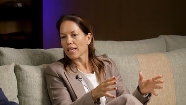 La CEO de Dow Argentina, Dolores Brizuela, analizó lasposibilidades de la industria petroquímica durante la Cita de CEOs deÁmbito Debate.