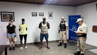 Prefectura Naval identificó y detuvo a un ciudadano venezolano presuntamente vinculado al Tren de Aragua durante un control fronterizo. Prefectura Naval identificó y detuvo a un ciudadano venezolano presuntamente vinculado al Tren de Aragua durante un control fronterizo.