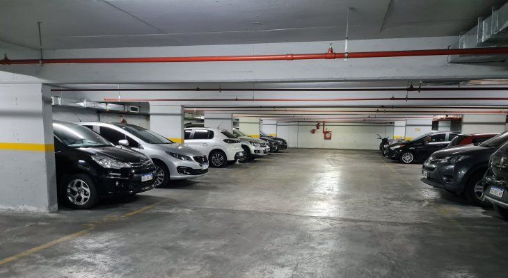 The conversion of old garages into homes and commercial premises reduced supply, putting pressure on purchase and rental prices. The conversion of old garages into homes and commercial premises reduced supply, putting pressure on purchase and rental prices.