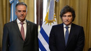 El presidente Yamandú Orsi destacó las señales alentadoras desde Argentina y prevé reunirse nuevamente con Javier Milei. El presidente Yamandú Orsi destacó las señales alentadoras desde Argentina y prevé reunirse nuevamente con Javier Milei.