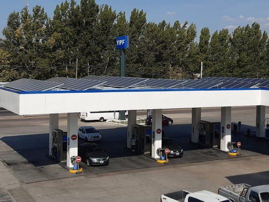 YPF estacion de servicio panel solar.jpg