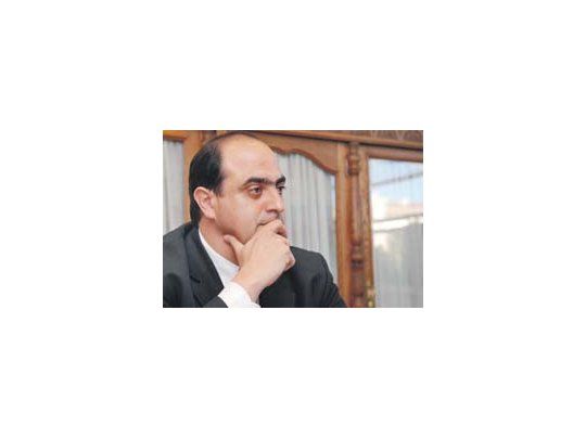 Al principio de la gestión de Jaque, Mario Adaro fue designado como subsecretario de Trabajo, pero en octubre pasado, su buena relación con los gremios lo llevó al Ministerio de Gobierno.