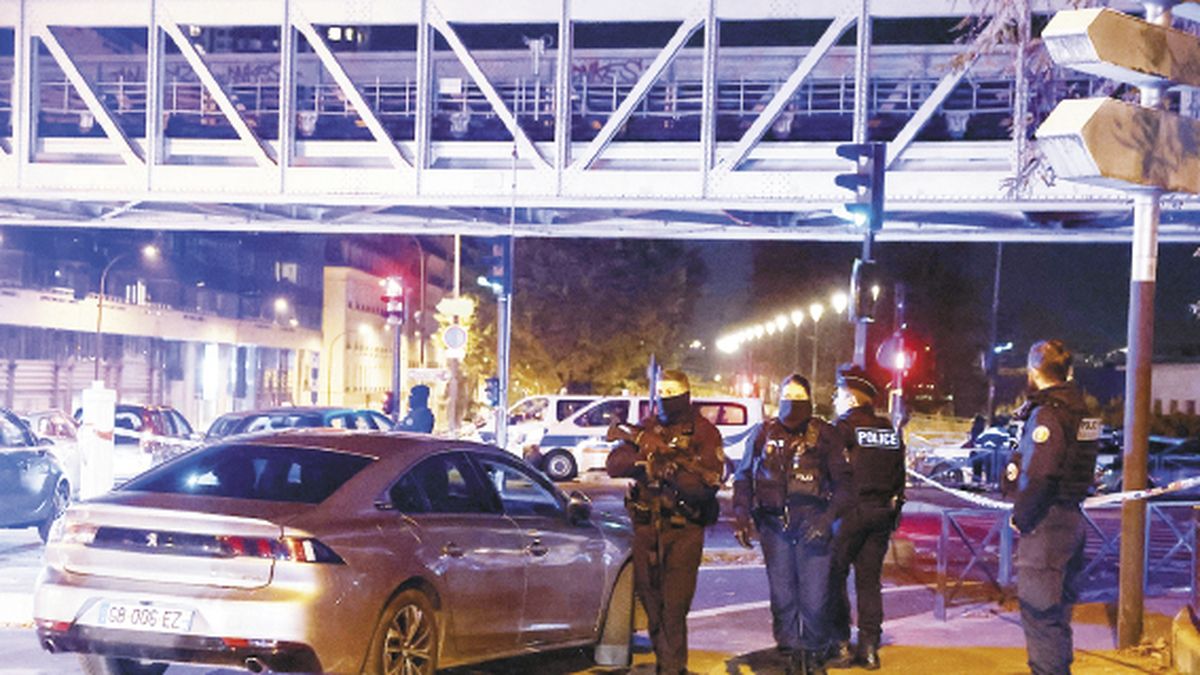 They investigate terrorist attack with one dead