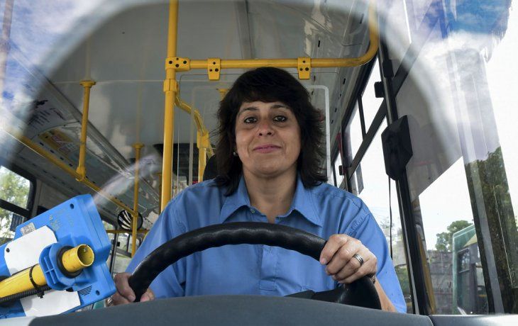 Con el impulso de las pocas choferas del país, surgen políticas inclusivas en el transporte