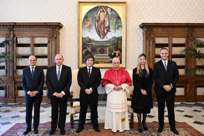 Milei estuvo acompañado por su hermana, Karina, el Canciller, Gerardo Werthein, y el vocero presidencial, Manuel Adorni.