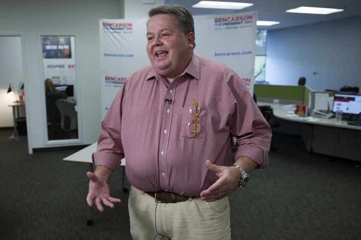 El lobbista Barry Bennet, en sus tiempos de mayor visibilidad y contemporáneos a la gestión a favor de Qatar que desató el escándalo. El lobbista Barry Bennet, en sus tiempos de mayor visibilidad y contemporáneos a la gestión a favor de Qatar que desató el escándalo.