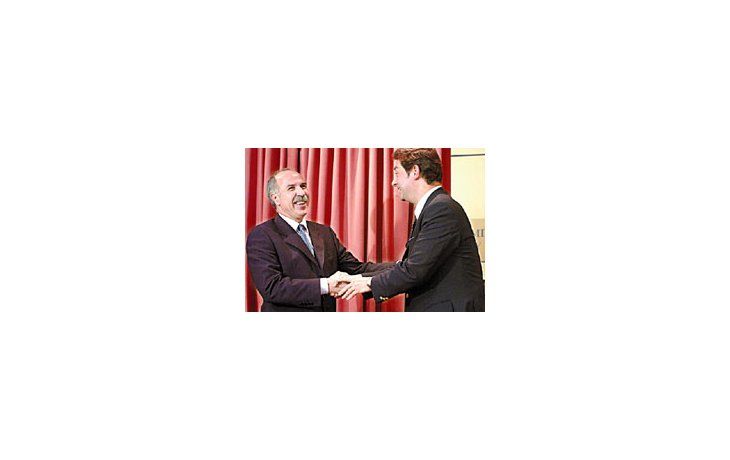 ámbito.com | El ministro de Justicia, Horacio Rosatti, presentó ayer oficialmente a su compro- vinciano Ricardo Lorenzetti como candidato a suceder a Adolfo Vázquez en la Corte Suprema de Justicia.