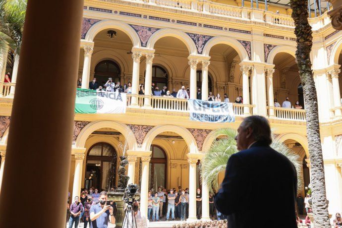 El Presidente agradeció a trabajadores y trabajadoras de Casa Rosada: “Hicieron lo necesario para que el Estado no se detenga”. 