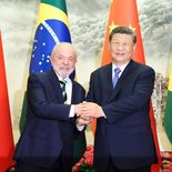 Xi Jinping mantuvo una conversación telefónica con Luiz Inácio Lula da Silva y expresó el respaldo de China frente a lo que definió como injerencia externa sobre Brasil. Ambos líderes defendieron la soberanía nacional y el multilateralismo en un contexto de creciente tensión internacional.