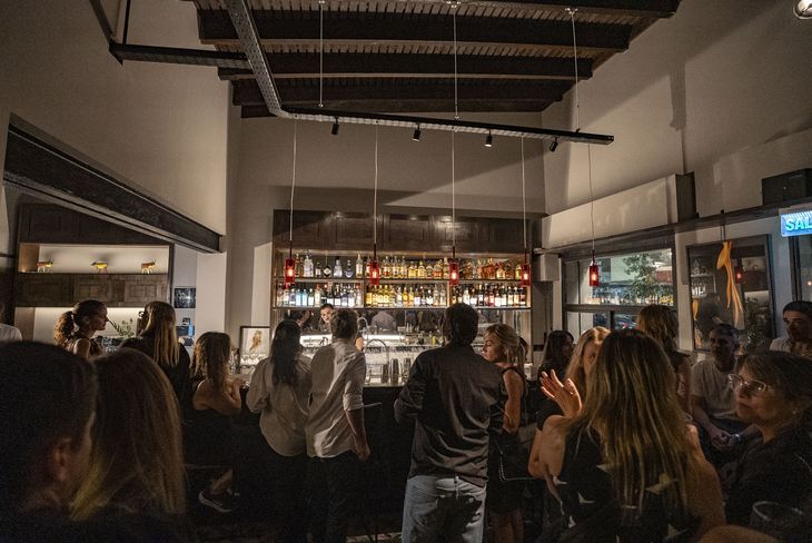 Cocina a las brasas con sello Bib Gourmand en plena Recoleta.