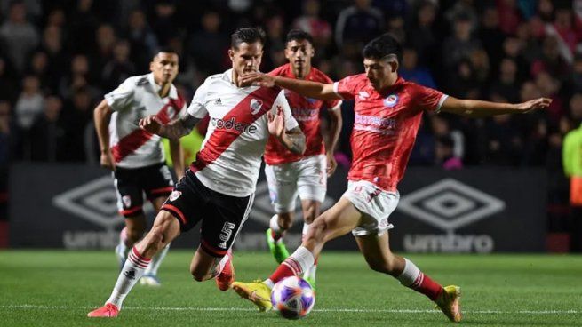 River visita a Argentinos Juniors, en busca de la recuperación: horario, TV y formaciones
