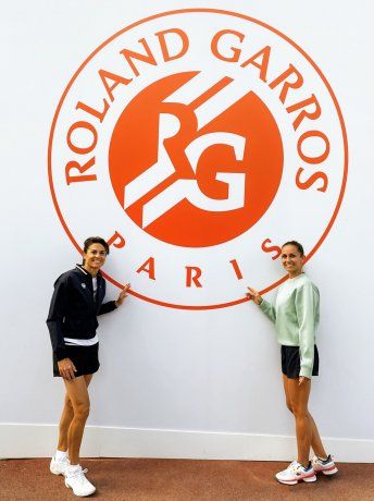 Gabriela Sabatini y Gisela Dulko debutan en el Torneo de Leyendas de Roland Garros.