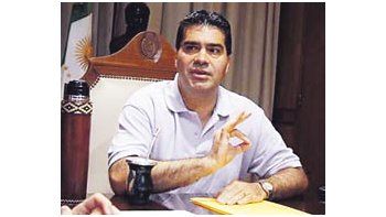 Capitanich exhibió los resultados de dos encuestas de imagen.
