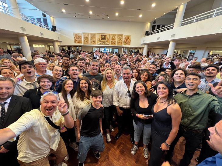 Mar del Plata was the last campaign destination of La Libertad advances. Mar del Plata was the last campaign destination of La Libertad advances.