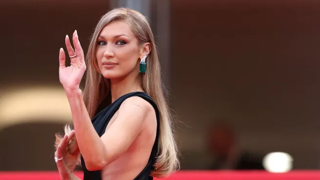 Desde los 16 años que la modelo Bella Hadid sufre de la enfermedad de Lyme.