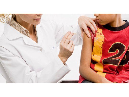 Incorporan vacunación gratuita contra el VPH para niños de 11 años