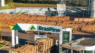 Mientras el gobierno del Frente Amplio defiende que la instalación de la fábrica es un logro propio tras meses de gestiones fiscales y energéticas, desde el Partido Nacional salieron al cruce con documentos para demostrar que el proyecto industrial ya estaba aprobado y en marcha desde el año 2024. Mientras el gobierno del Frente Amplio defiende que la instalación de la fábrica es un logro propio tras meses de gestiones fiscales y energéticas, desde el Partido Nacional salieron al cruce con documentos para demostrar que el proyecto industrial ya estaba aprobado y en marcha desde el año 2024.