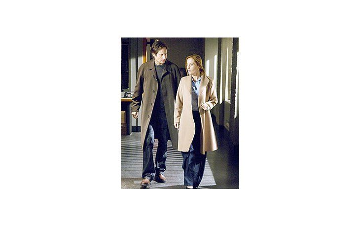 ámbito.com | Entre el thriller y el melodrama, la nueva aventura de losagentes Mulder y Scully es original (no hay extraterrestres)y aunque a veces peligre el ritmo y el suspenso, al final cierratodo.