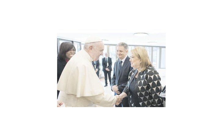 ámbito.com | El papa Francisco recibió ayer a la canciller argentina, Susana Malcorra, al participar en la sesión del Programa Mundial de Alimentos, en Roma.