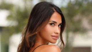 Antonela Roccuzzo, entre la crianza, el deporte y la literatura fantástica: sus elecciones lectoras combinan romance, magia y reflexión emocional.