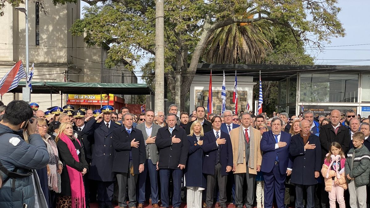 Lacalle Pou was received with strong protests in Canelones