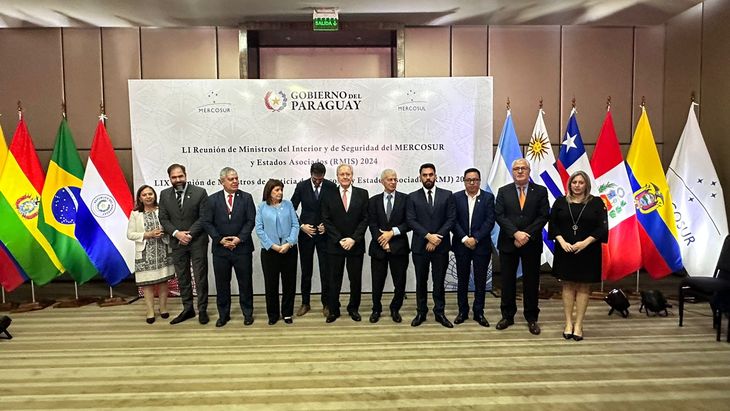 Bullrich y Cúneo Libarona en la 51° reunión de ministros del interior y seguridad del Mercosur y Estados asociados. Bullrich y Cúneo Libarona en la 51° reunión de ministros del interior y seguridad del Mercosur y Estados asociados.