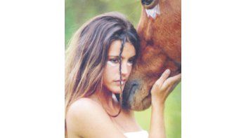 “Calu” Rivero contó que su novio polista la reconcilió con las caballos e hizo una producción ad hoc, bajo el lema: “¡Quiero brillantina para mí”!
