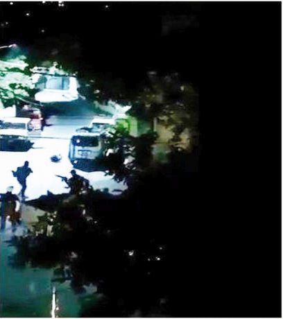 Las imágenes del copamiento de su residencia quedaron registradas en cámaras de seguridad.