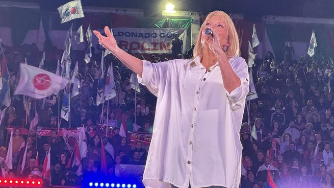 La precandidata presidencial del Frente Amplio, Carolina Cosse, lanzó un discurso con críticas al gobierno y un mensaje a la interna.