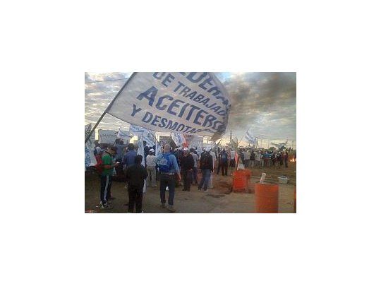 El sindicato de aceiteros reclama un 25% de aumento salarial.