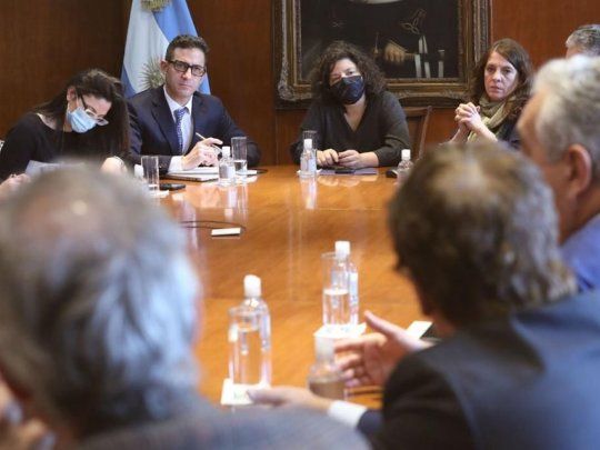 El Gobierno convocó a laboratorios a trabajar en un nuevo acuerdo de precios.