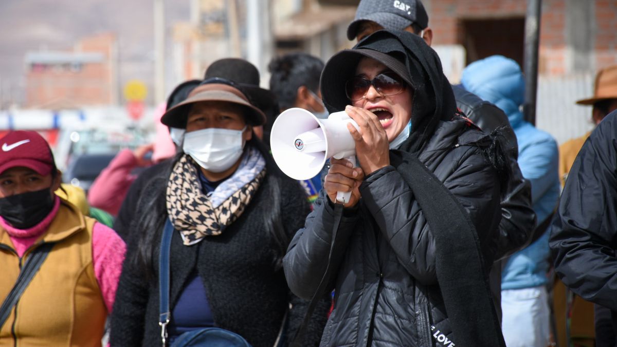 five dead in an outrage during a picket five dead in an outrage during a picket