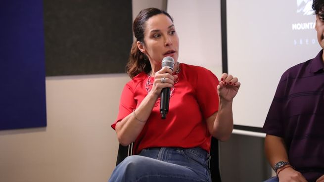 La founder de CannaID / GreenBook Academy, Noemí “Mimi” Pérez, destacó la importancia de los servicios auxiliares en la industria del cannabis.