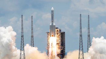 tras su vuelo inaugural, la nave espacial china regresa a la tierra