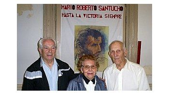 Blanca Santucho con los Padres de Plaza de Mayo Bruno Palermo y Julio Morresi.
