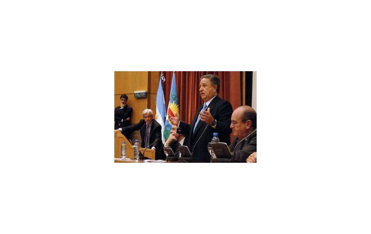 ámbito.com | Eduardo Duhalde reafirmó que volverá a ser presidente durante una conferencia brindada en Pilar.