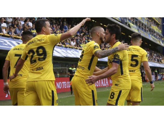 Sin transpirar, Boca goleó a Belgrano en la Bombonera.
