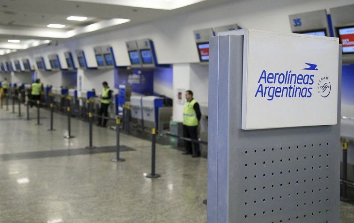 Los pilotos de APLA realizan un paro en reclamo por atrasos salariales. 