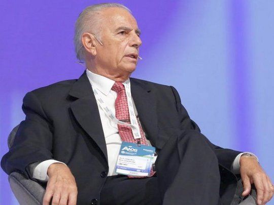 El chairman de PAE Alejandro Bulgheroni participó de la XII Exposición Argentina Oil & Gas organizada por el Instituto Argentino del Petróleo y Gas (IAPG) en La Rural.