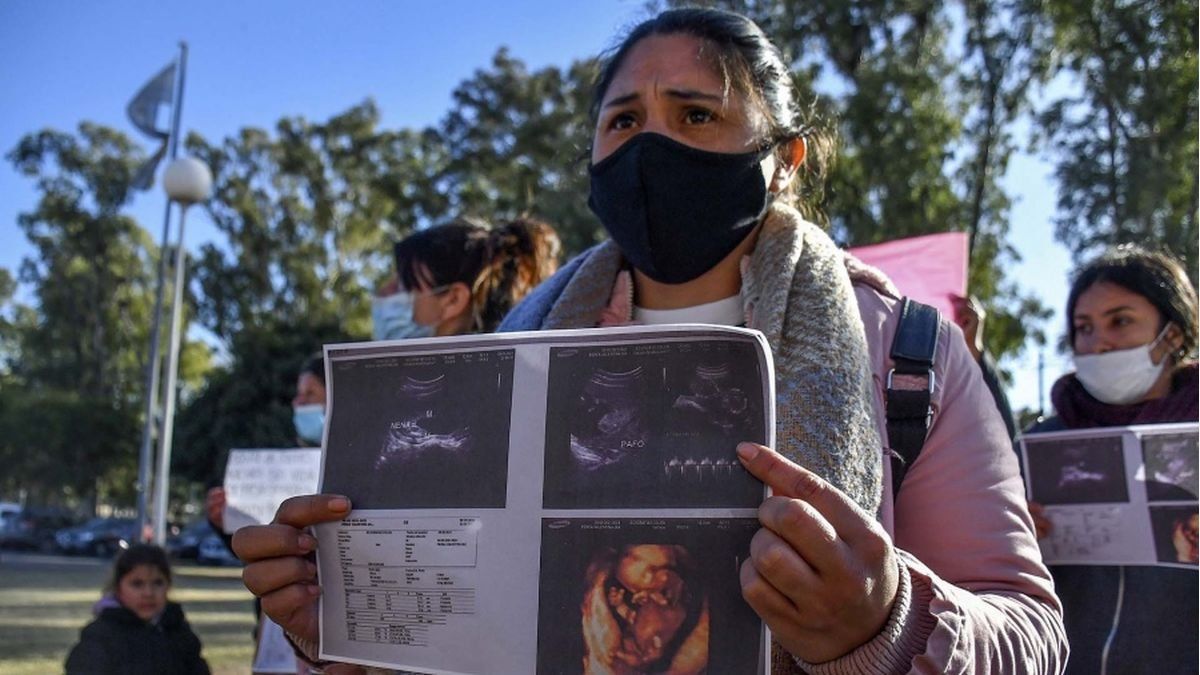 Muerte de bebés en Córdoba: el Equipo de Antropología Forense intervendría en las autopsias