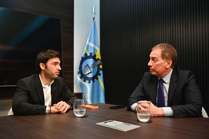 Ignacio Torres y Diego Santilli exploran un acuerdo para la deuda de Nación con la caja previsional de Chubut. Ignacio Torres y Diego Santilli exploran un acuerdo para la deuda de Nación con la caja previsional de Chubut.