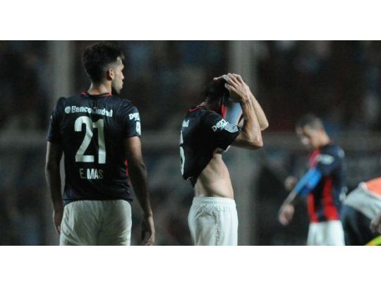 Belluschi se agarra la cabeza, Mas mira al vacío y Romagnoli se retira con la cabeza gacha. San Lorenzo volvió a fallar en el final y le robaron dos puntos que los deja casi fuera de la Copa Libertadores.